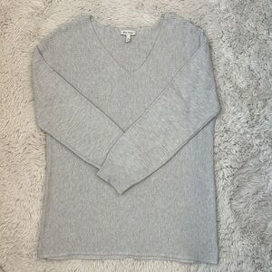 Ella Moss Grey Sz M Ribbed V neck light sweater